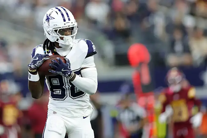 Dallas Cowboys wide receiver CeeDee Lamb makes a catch.