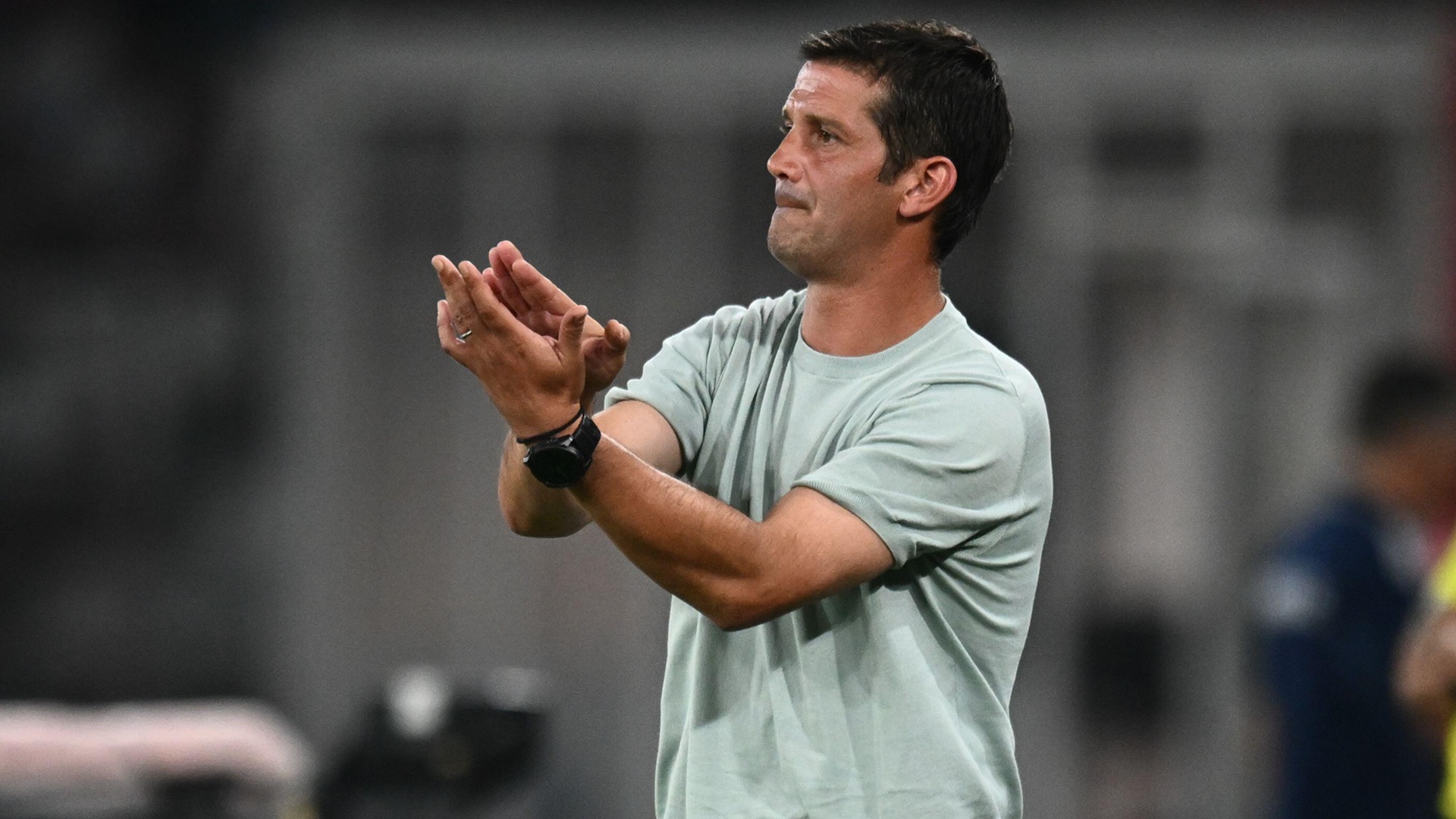 Cristian Chivu and Inter Milan go into the weekend in third, one point adrift of AC Milan and Napoli