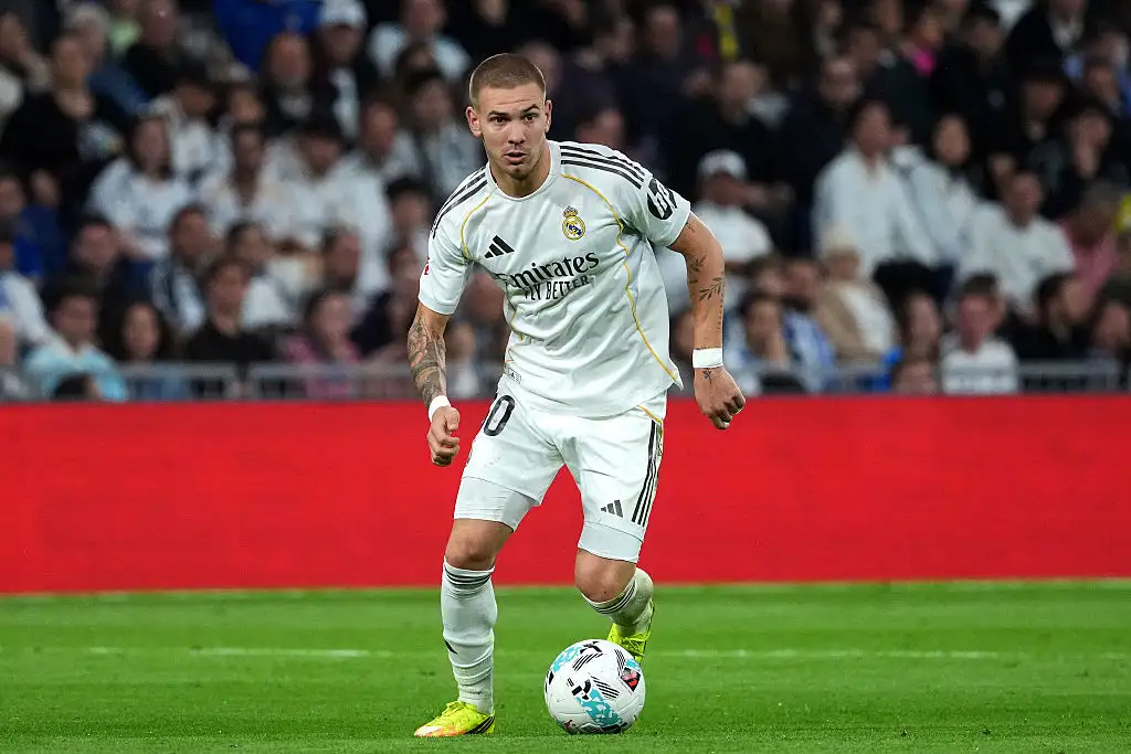 Franco Mastantuono of Real Madrid CF runs with the ball during the LaLiga EA Sports match between Real Madrid CF and Real Oviedo at Estadio Santiago Bernabeu on May 14, 2026 in Madrid, Spain