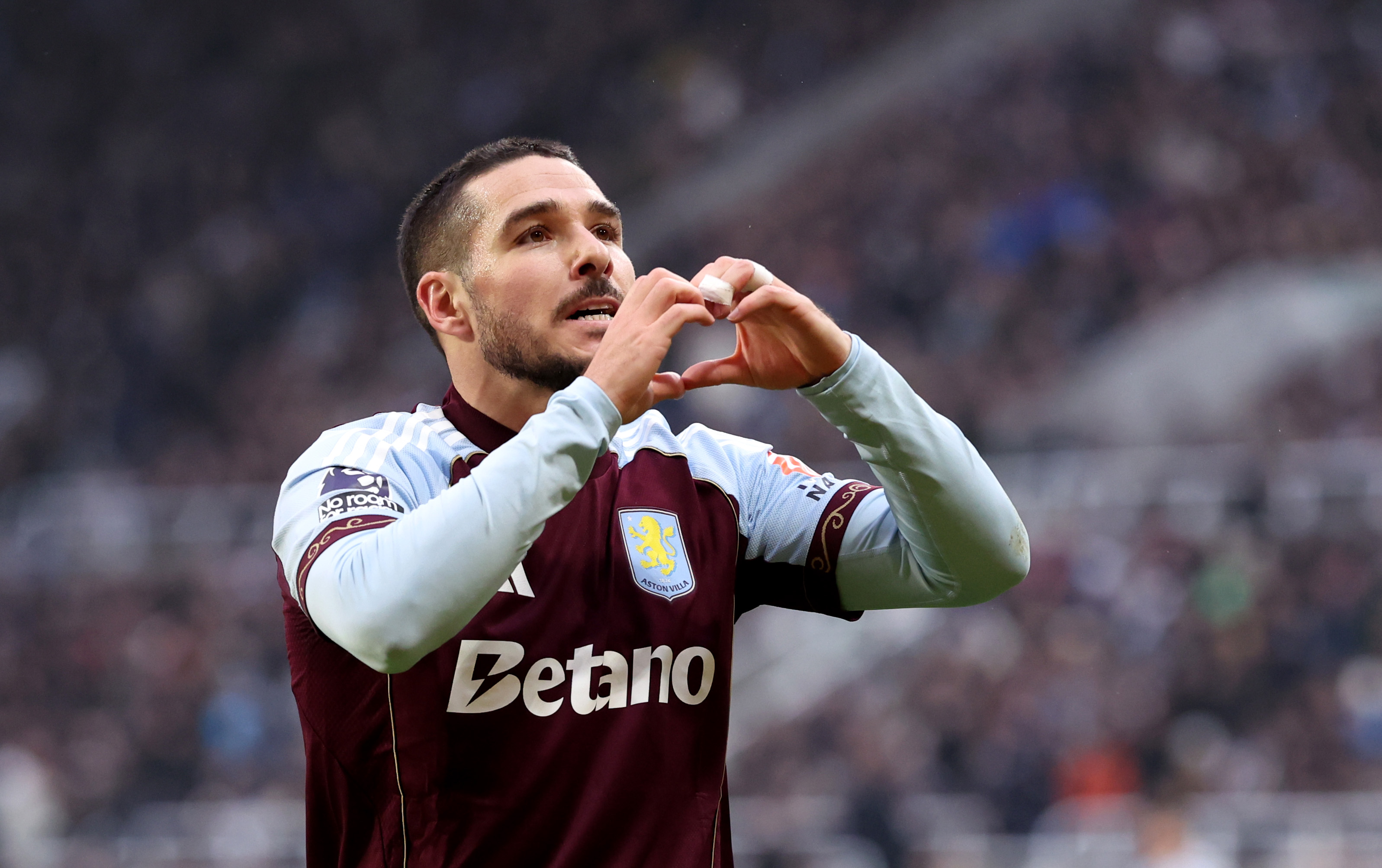 Aston Villa win at Newcastle, Emery urges calm