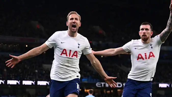 Manchester City 2-3 Tottenham: Two-goal Kane stuns champions