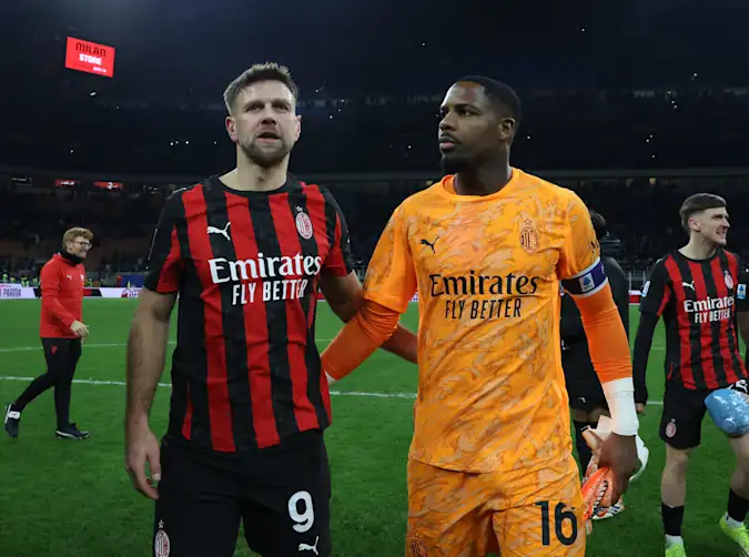 Mike Maignan has signed a new AC Milan deal