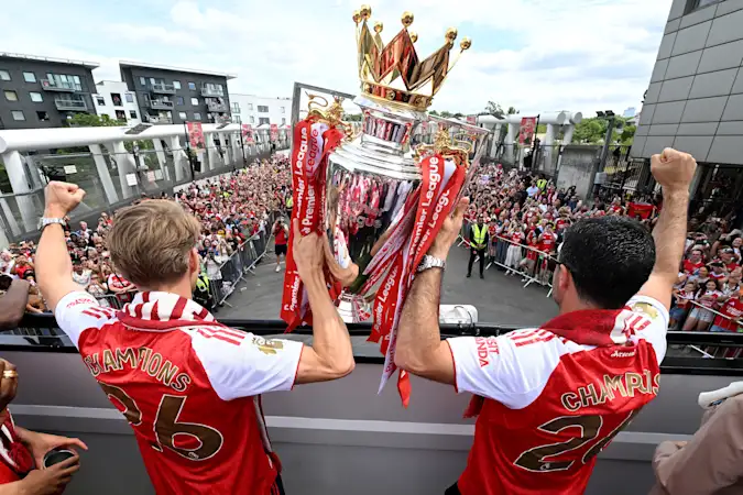 Arsenal pipped Manchester City to the Premier League title