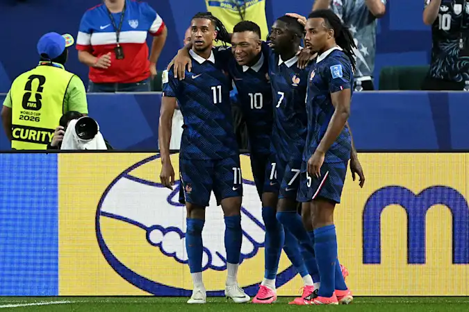 France advance from Group I 