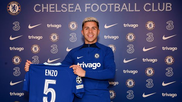 Chelsea confirm record deal for World Cup winner Fernandez