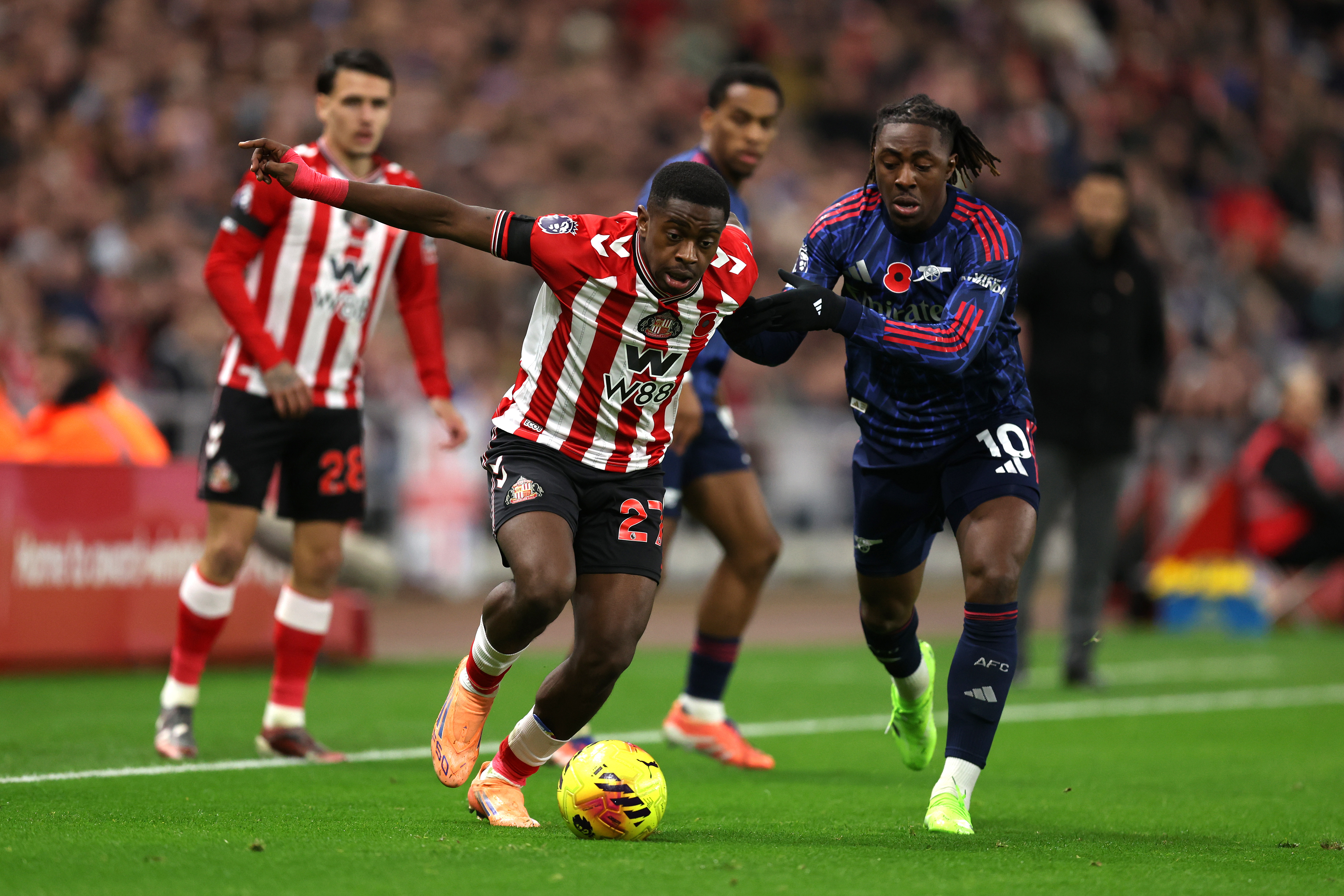 Le Bris plays down Chelsea and Man Utd links to Sunderland star Noah Sadiki