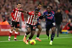 Noah Sadiki and Eberechi Eze battling for possession in Sunderland 2-2 Arsenal