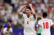 Declan Rice gees up the crowd in England's 2026 World Cup meeting with Croatia.