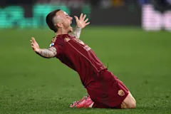 AS Roma host Napoli in a top-of-the-table clash at the Stadio Olimpico on Sunday evening (19:45 GMT), with just two points separating the hosts and the visitors in first and third.