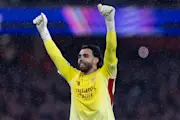 David Raya with another European clean sheet this season to help Arsenal reach the final