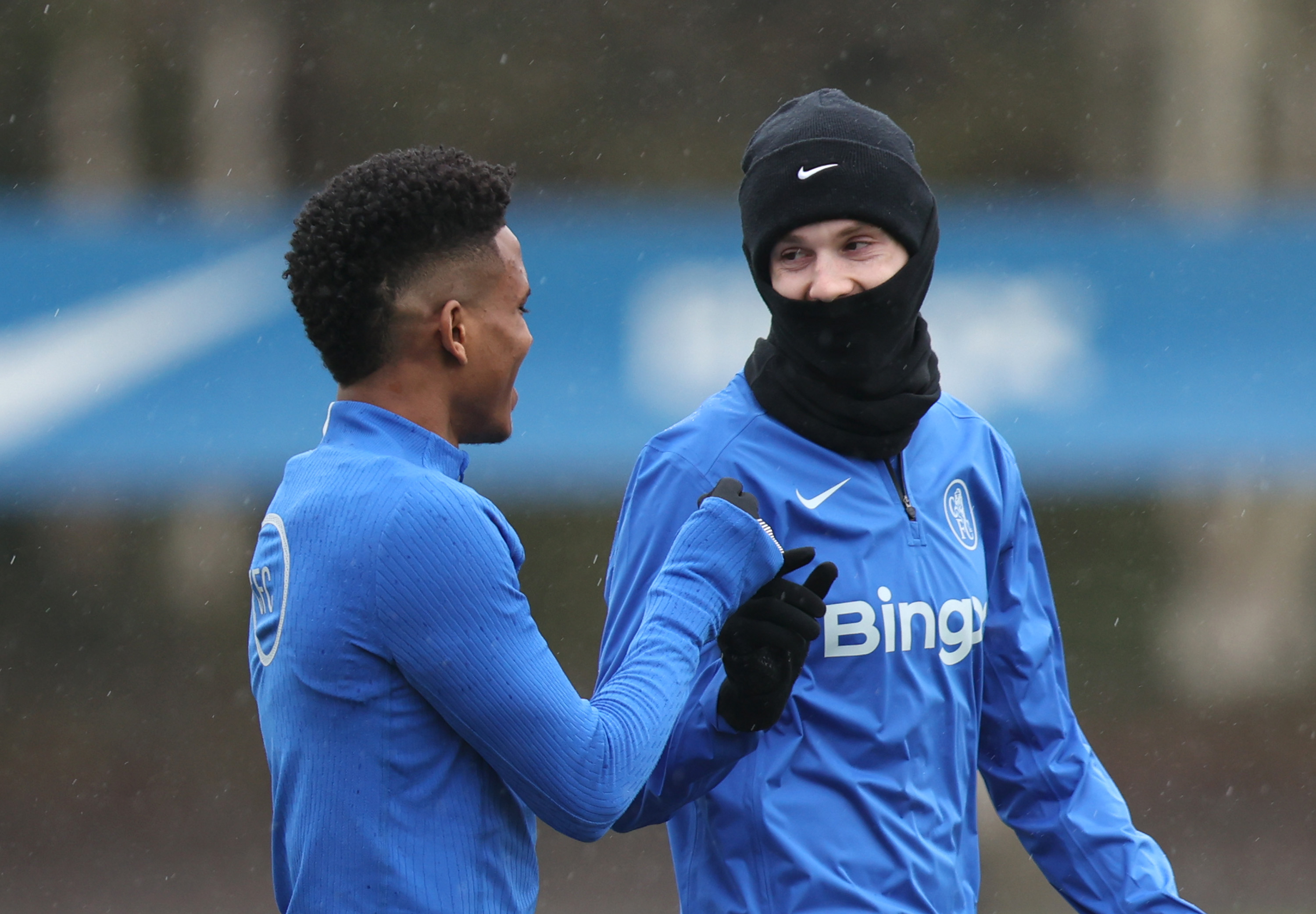 Chelsea face Napoli amid fan injuries and Palmer doubt