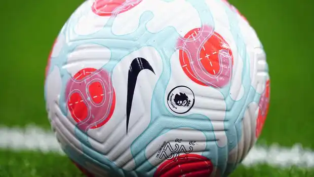 Get stuck in with LiveScore's audio commentary service