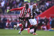Nordi Mukiele challenges Donyell Malen in Sunderland's 1-1 draw with Aston Villa