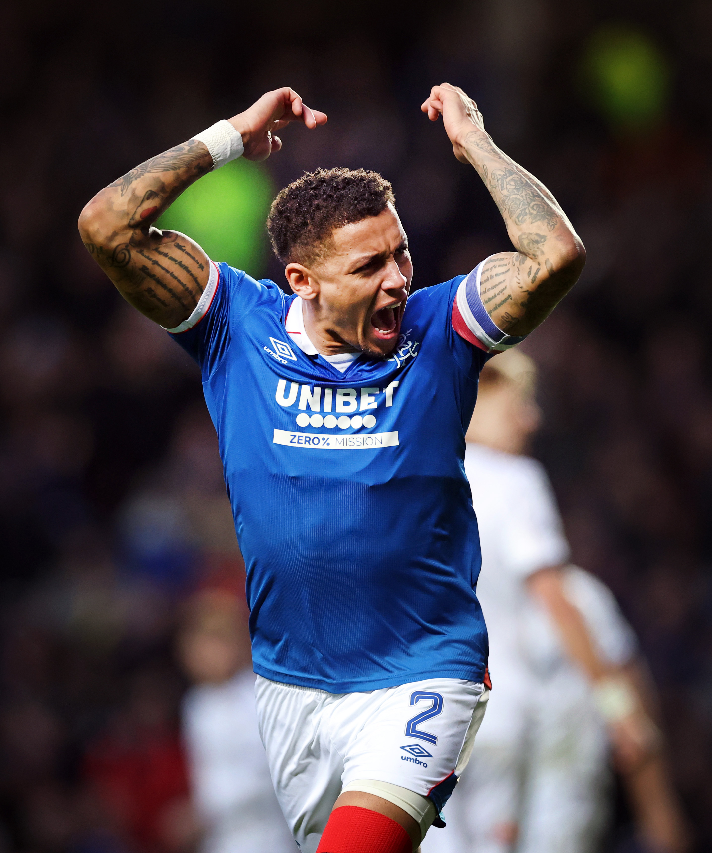 Rangers ease past Dundee to tighten title race