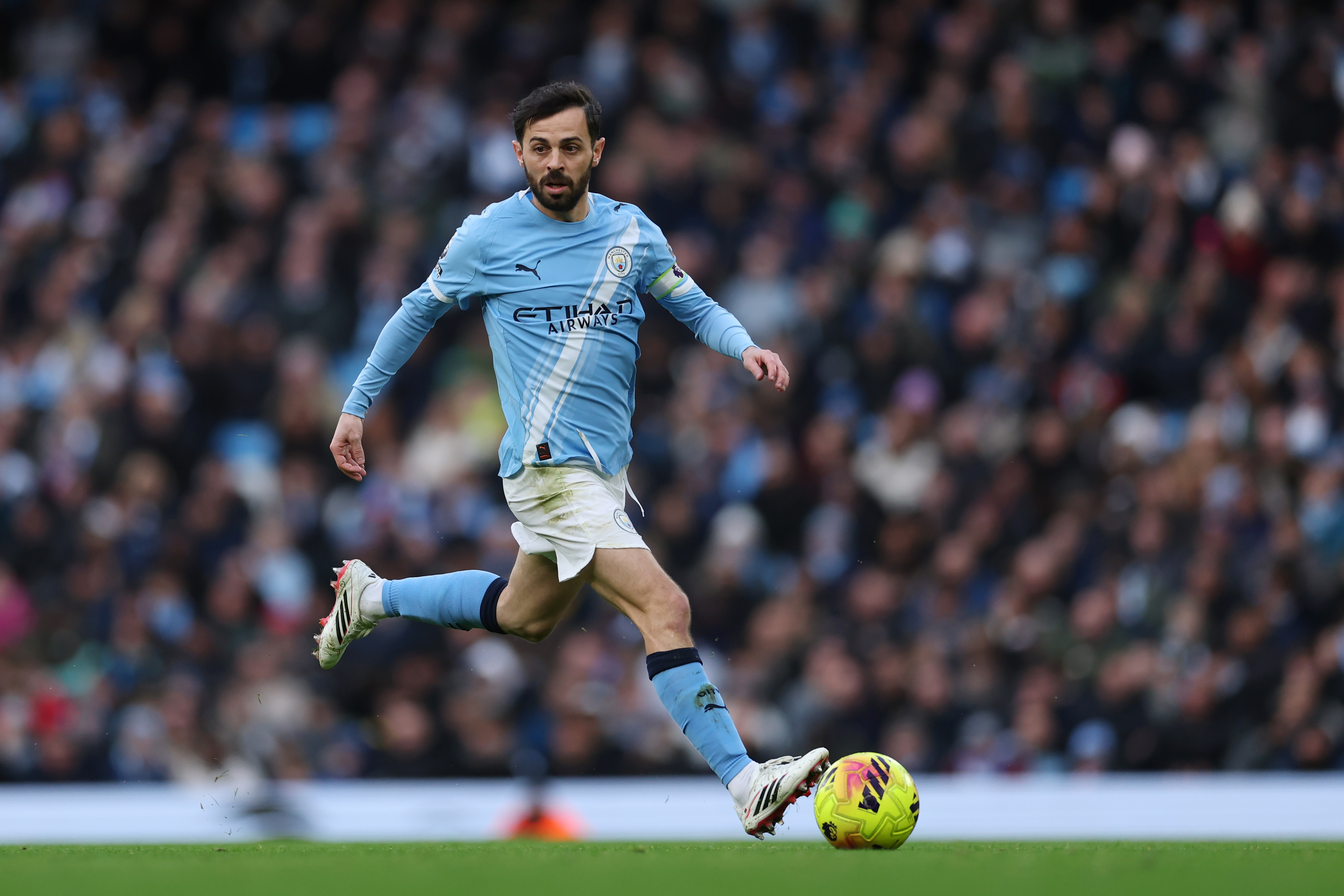 Guardiola urges Bernardo Silva stay as City juggle injuries