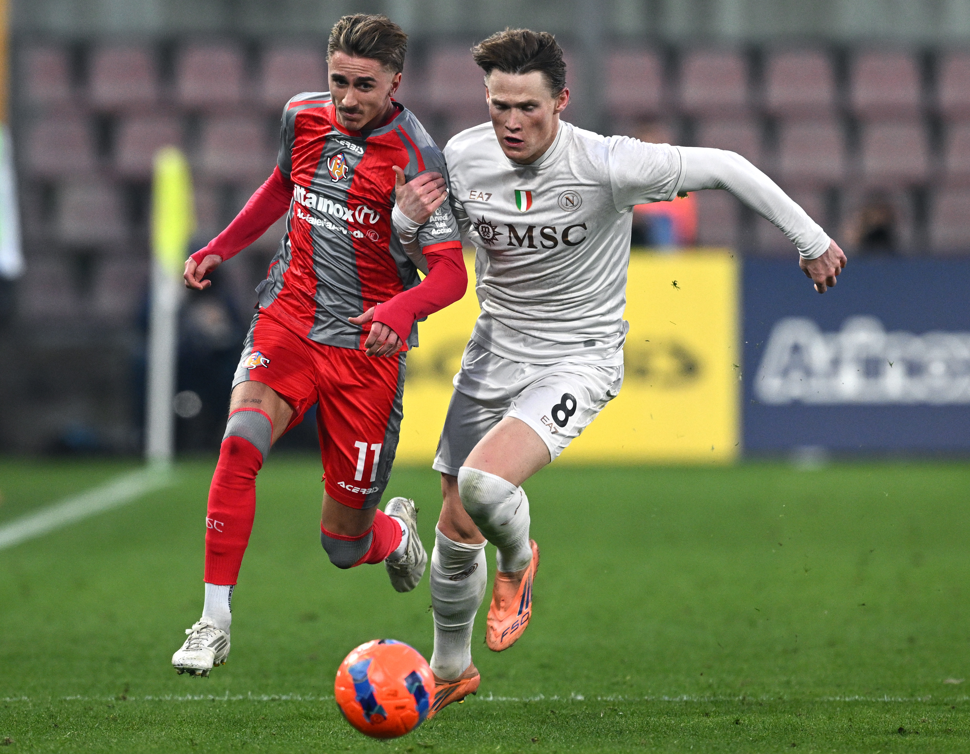 Scott McTominay in action for Napoli against Cremonense