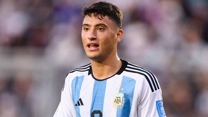 One To Watch: Veliz eyes Kane spot with Messi praise ringing in his ears