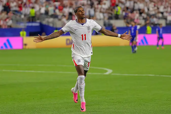 Marcus Rashford sealed the victory late on, making it 4-2